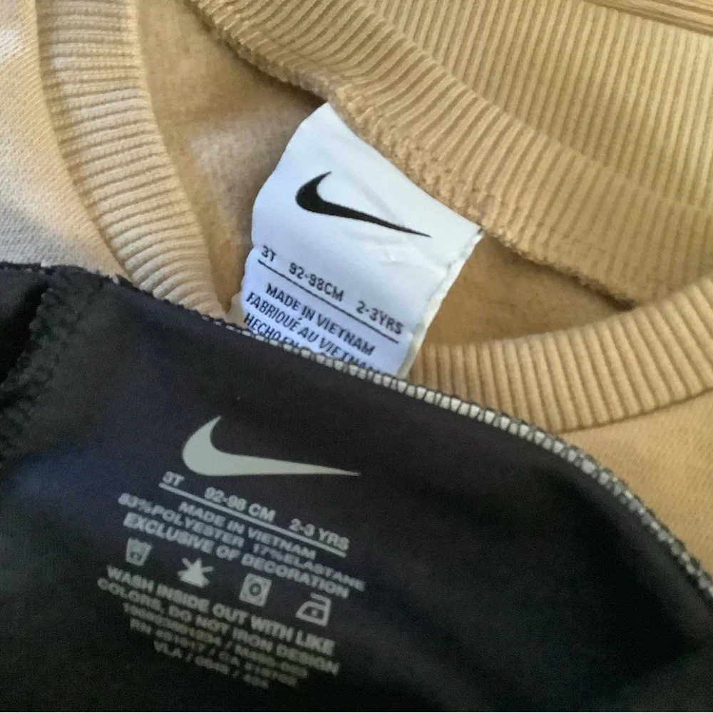 Nike girls sweatshirt & flare leggings set size 2T Or 3T(NWT)~PRICE IS FIRM~ - Picture 6 of 6